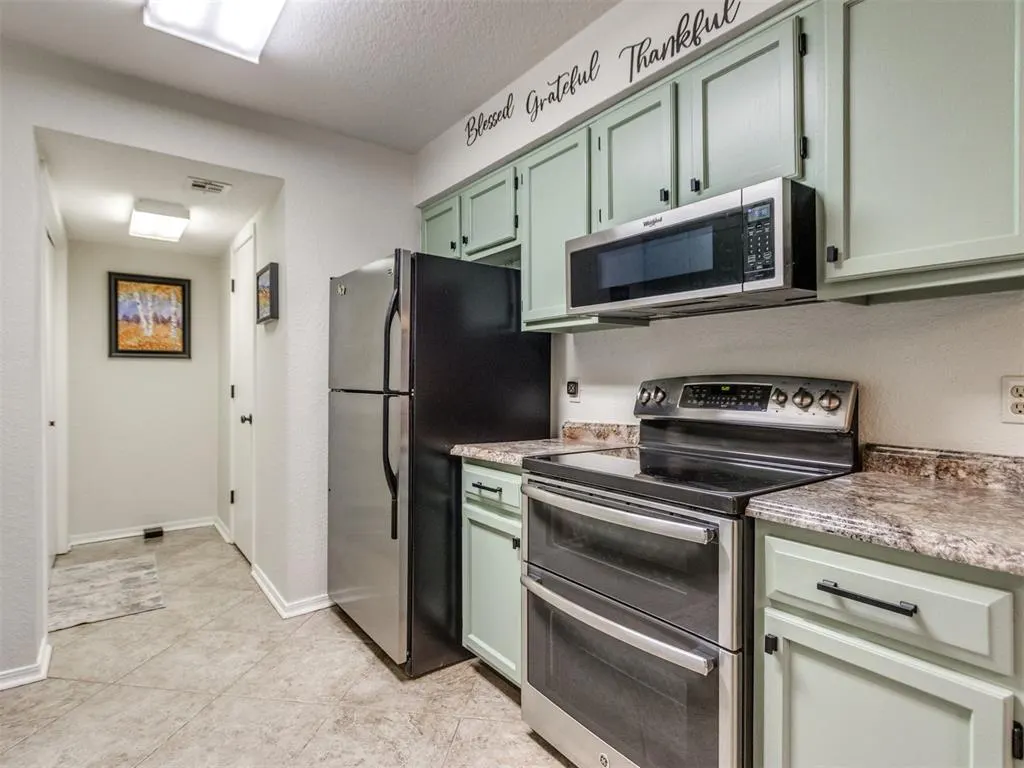 Photo 21 — 11401 Springhollow Road 104, Oklahoma City, OK 73120