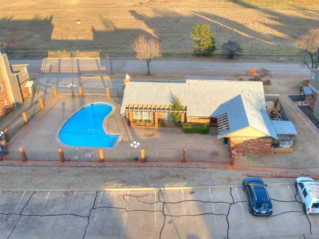 Photo 7 — 11401 Springhollow Road 104, Oklahoma City, OK 73120