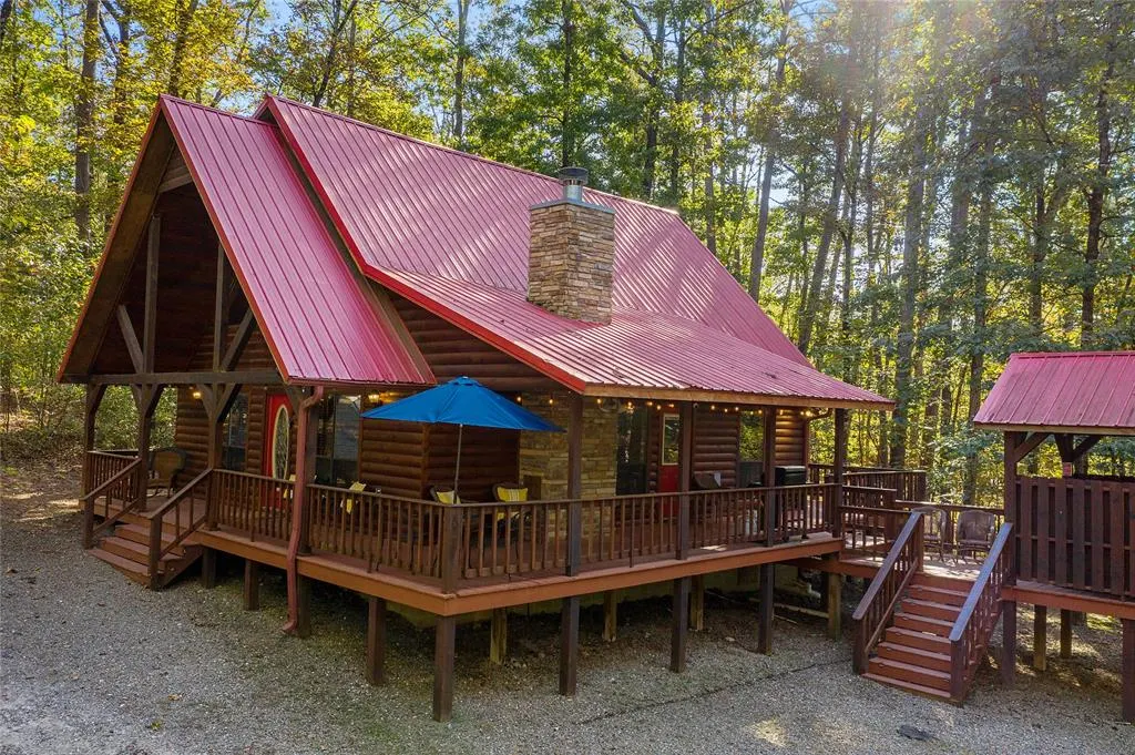 Front exterior — 66 Lost Oaks Trail, Broken Bow, OK 74728