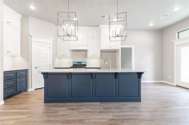 Photo 3 — 8301 Hazelwood Way, Edmond, OK 73034
