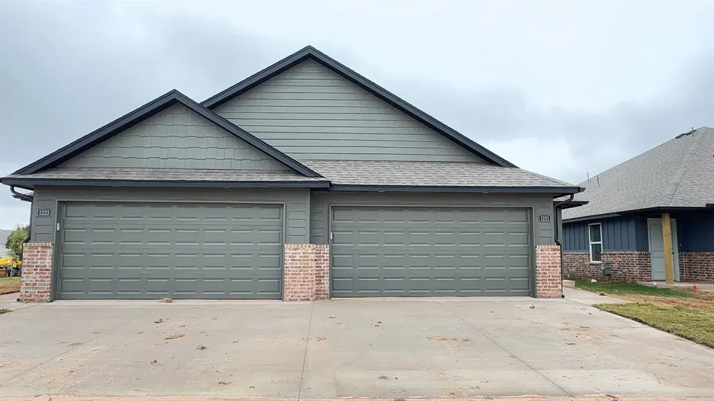 Photo 2 — 1223 NW 113TH Street, Oklahoma City, OK 73114
