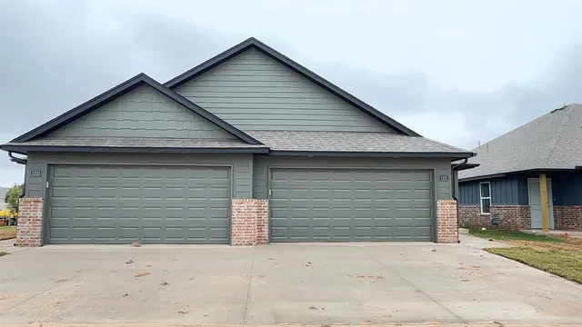 Photo 2 — 1223 NW 113TH Street, Oklahoma City, OK 73114