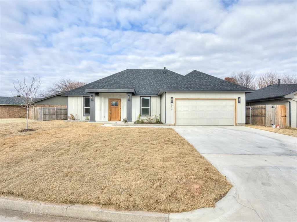 Front exterior — 629 NW 116 Street, Oklahoma City, OK 73114