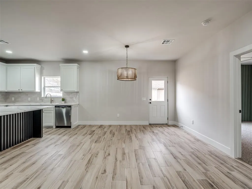 Photo 9 — 629 NW 116 Street, Oklahoma City, OK 73114