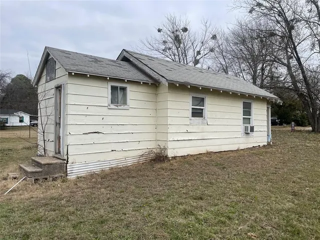 Photo 3 — 1114 N Minnesota Avenue, Shawnee, OK 74801