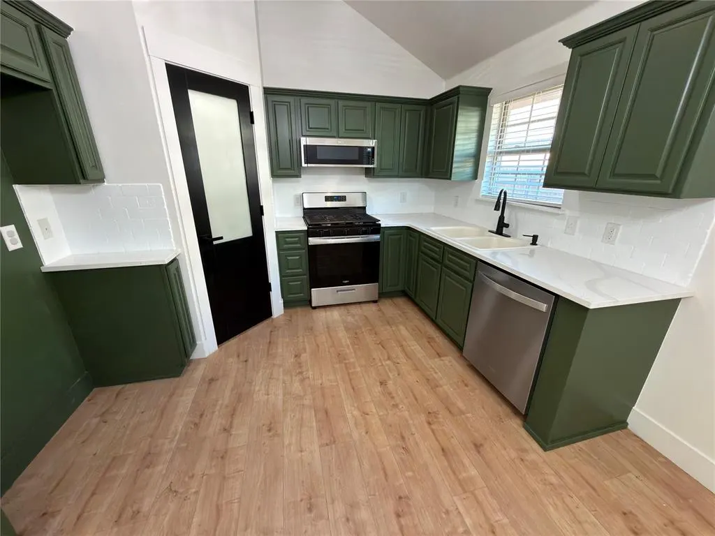 Photo 5 — 5705 Marblewood Drive, Oklahoma City, OK 73179