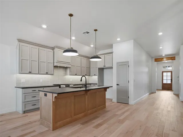 Photo 3 — 7909 NW 163rd Street, Oklahoma City, OK 73013