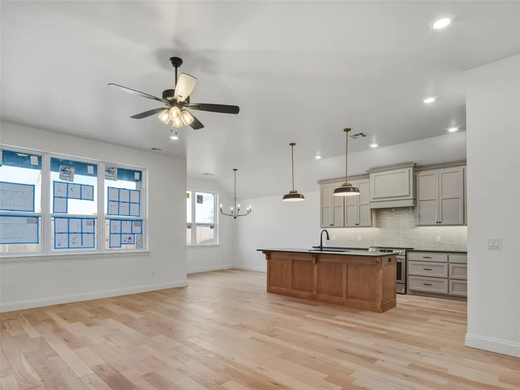 Photo 5 — 7909 NW 163rd Street, Oklahoma City, OK 73013