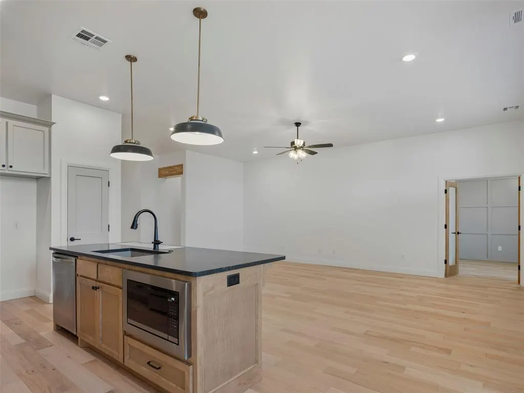 Photo 6 — 7909 NW 163rd Street, Oklahoma City, OK 73013