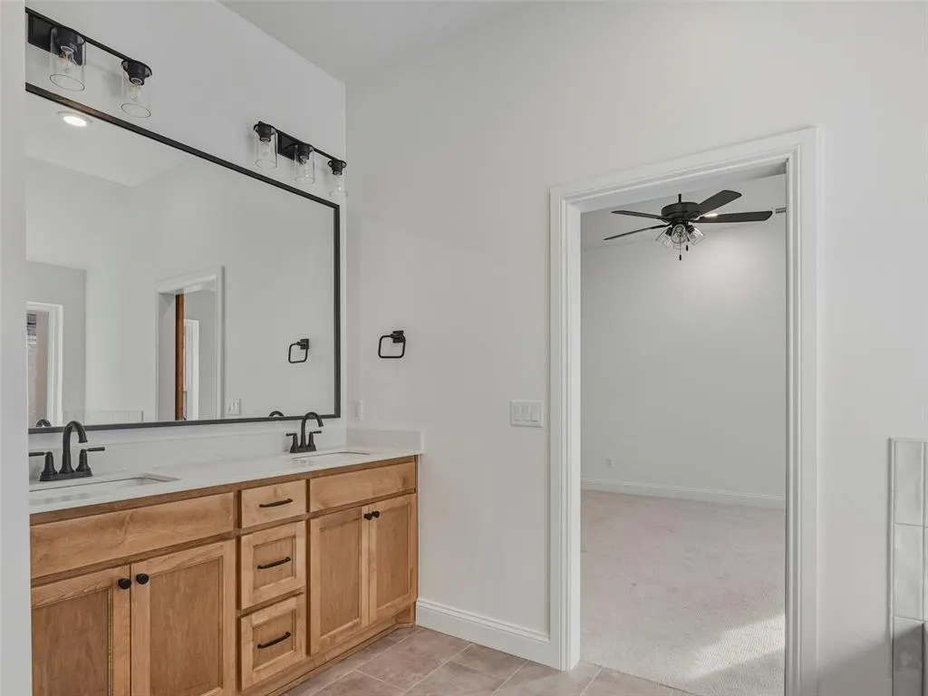 Photo 9 — 7909 NW 163rd Street, Oklahoma City, OK 73013