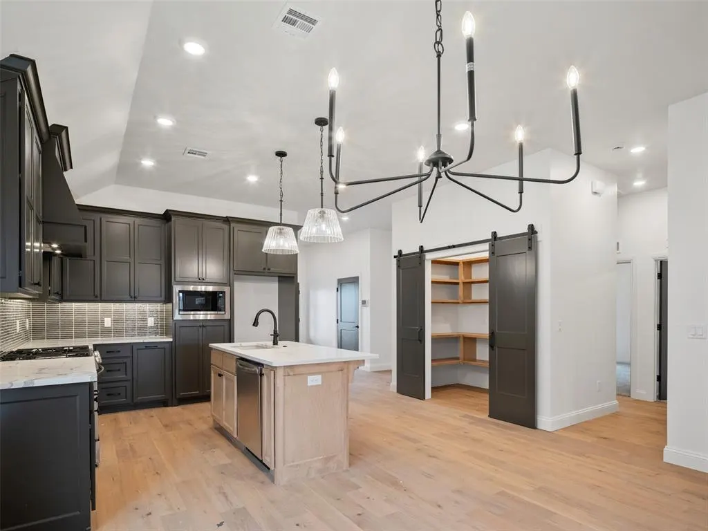 Photo 11 — 16313 Blackberry Farm Road, Oklahoma City, OK 73013