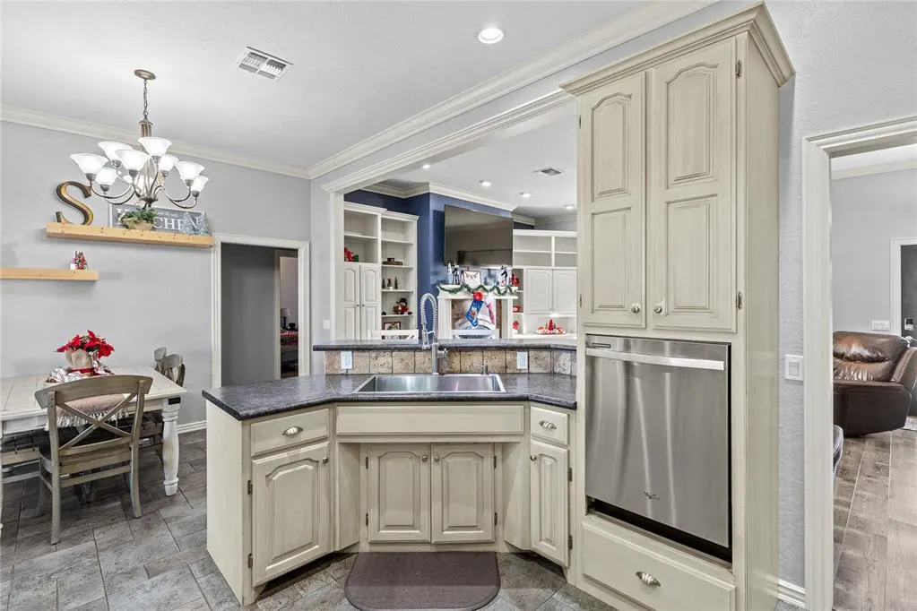 Photo 12 — 105 Jakes Place, Weatherford, OK 73096