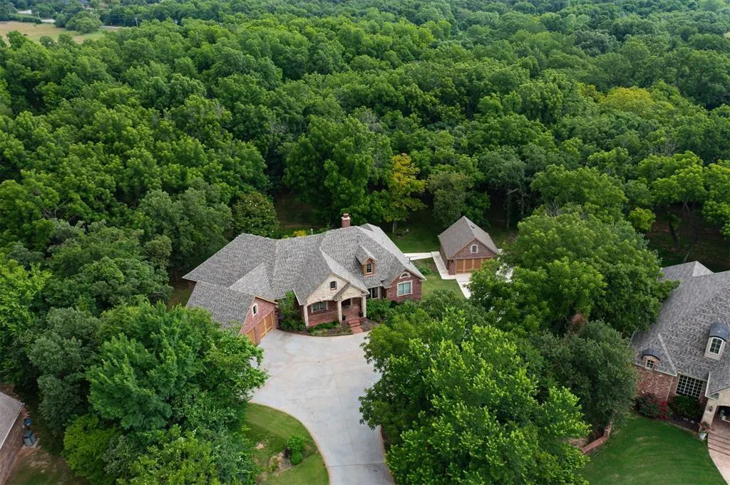 Front exterior — 1918 Winding Ridge Road, Edmond, OK 73034