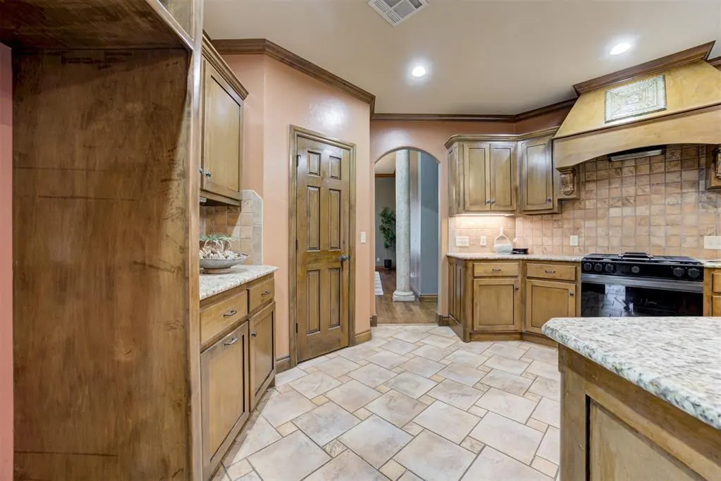 Photo 12 — 1918 Winding Ridge Road, Edmond, OK 73034