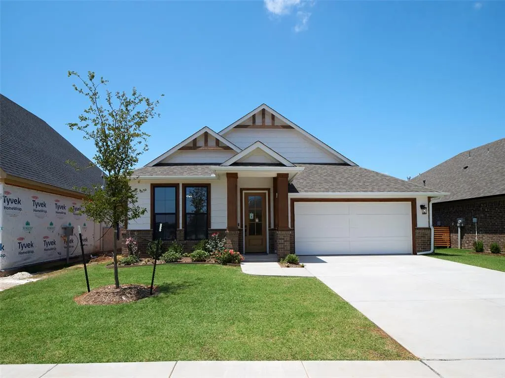 Front exterior — 305 Carat Drive, Yukon, OK 73099