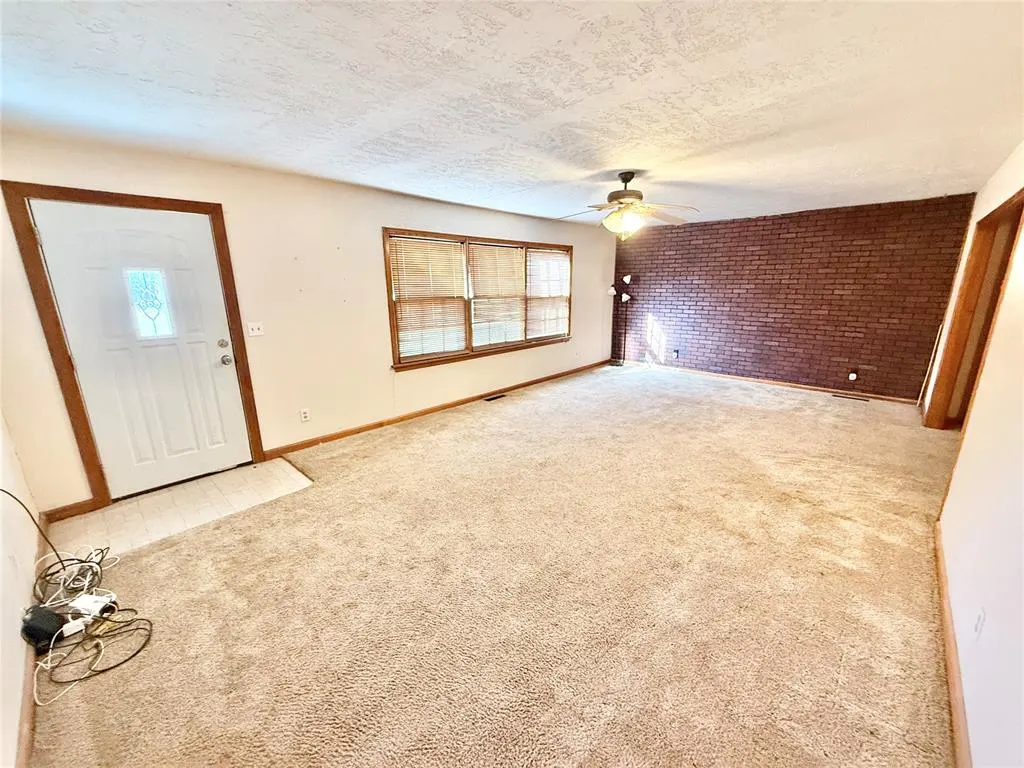 Photo 4 — 406 N Washington Street, Hobart, OK 73651