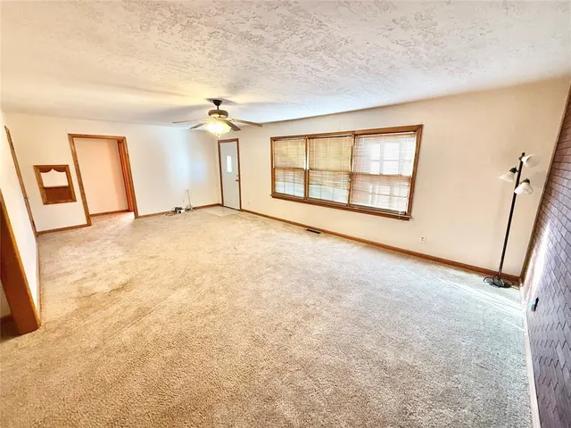 Photo 5 — 406 N Washington Street, Hobart, OK 73651