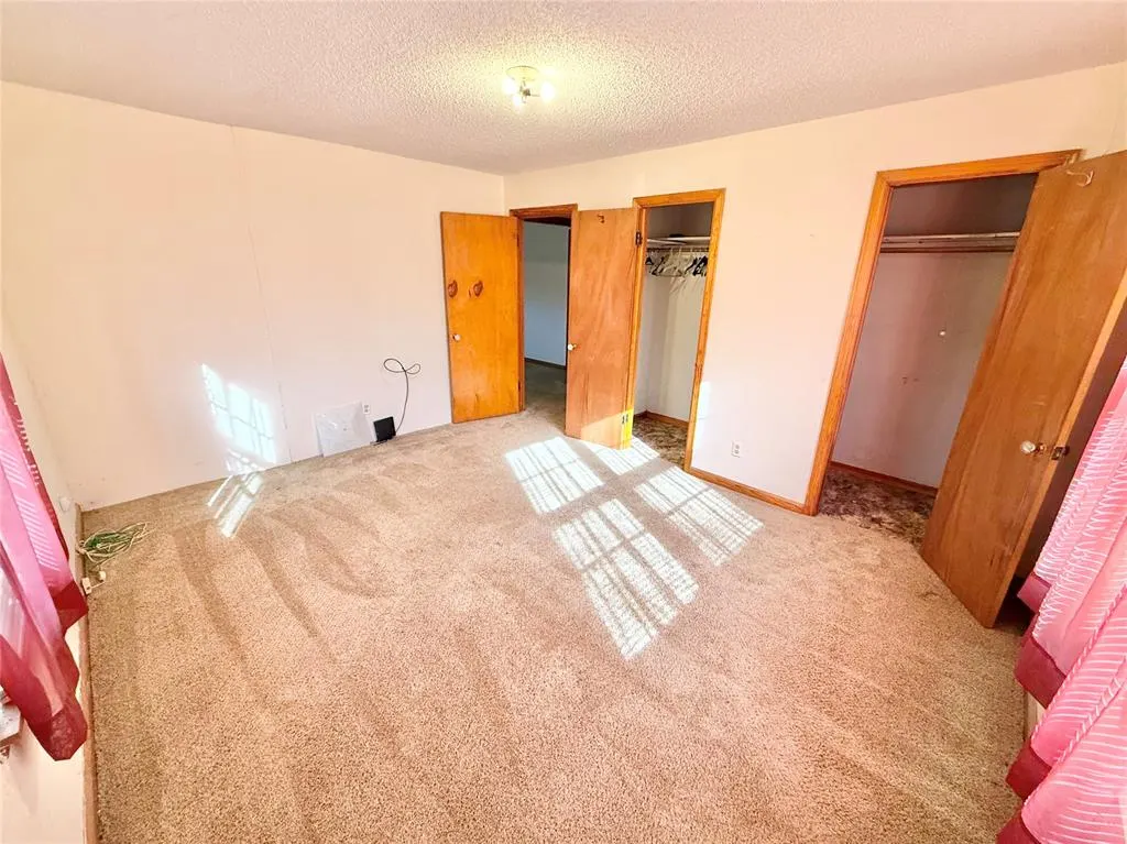 Photo 12 — 406 N Washington Street, Hobart, OK 73651