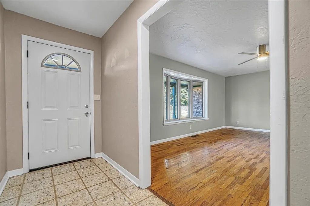 Photo 5 — 602 N Oklahoma Avenue, Elk City, OK 73644