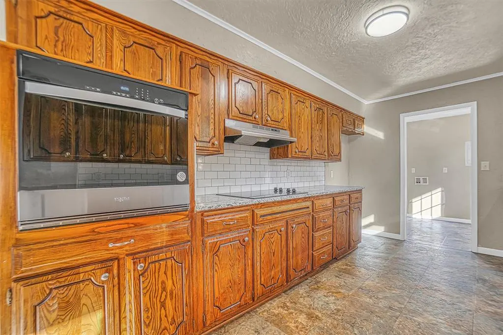 Photo 10 — 602 N Oklahoma Avenue, Elk City, OK 73644