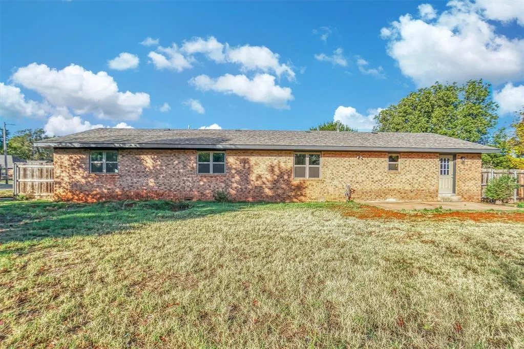 Photo 27 — 602 N Oklahoma Avenue, Elk City, OK 73644