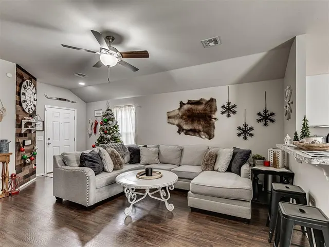 Photo 3 — 10452 NW 17th Street, Oklahoma City, OK 73127