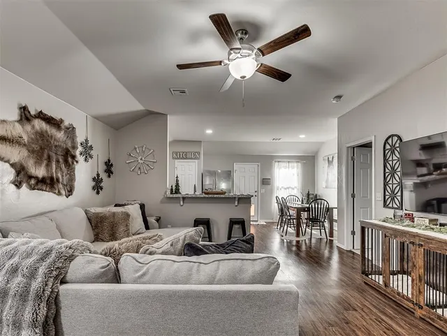 Photo 4 — 10452 NW 17th Street, Oklahoma City, OK 73127
