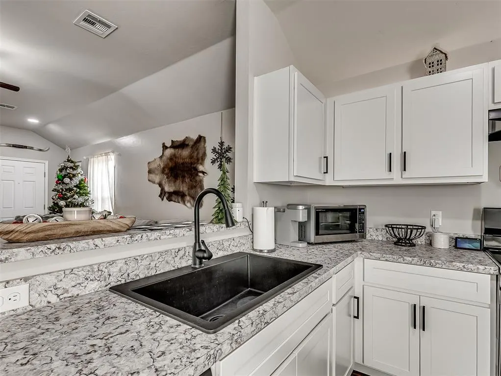 Photo 7 — 10452 NW 17th Street, Oklahoma City, OK 73127