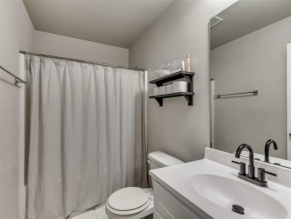 Photo 17 — 10452 NW 17th Street, Oklahoma City, OK 73127