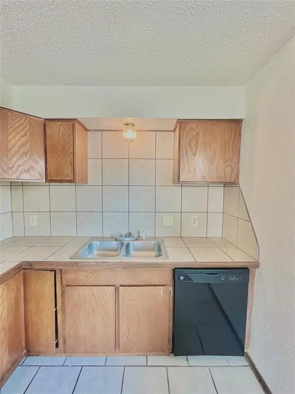 Photo 9 — 309 Falcon Court 1, Norman, OK 73069