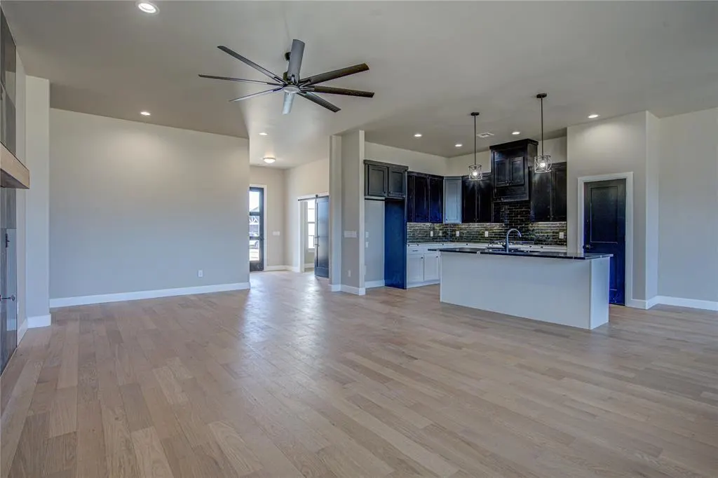 Photo 8 — 1050 Colonial Avenue, Tuttle, OK 73089