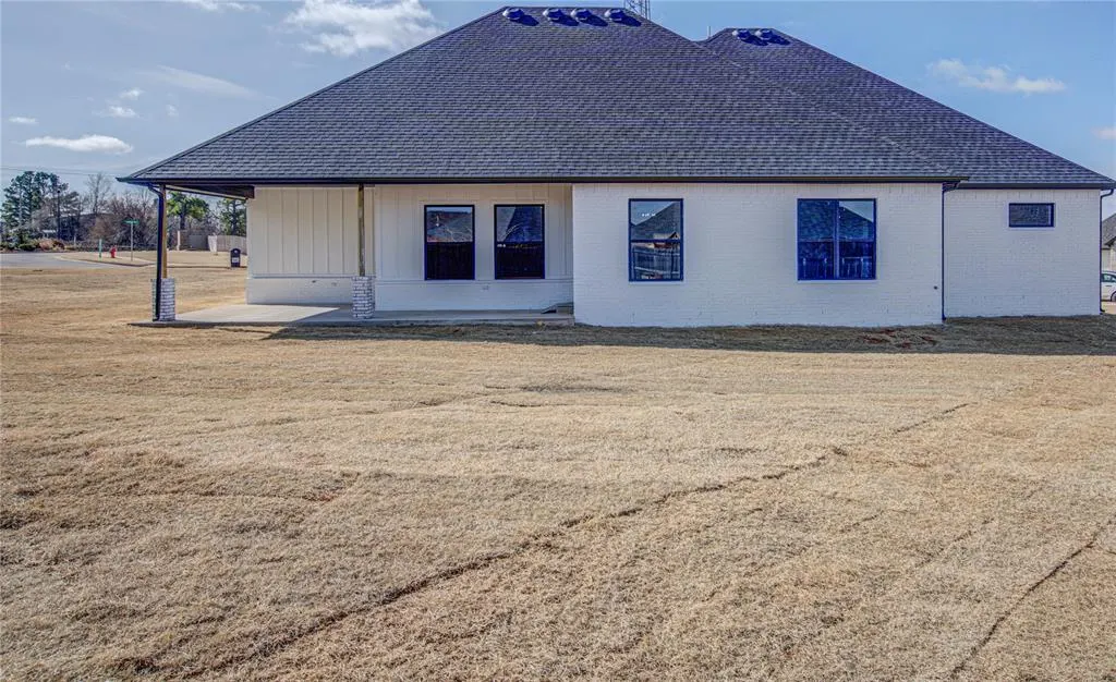 Photo 28 — 1050 Colonial Avenue, Tuttle, OK 73089