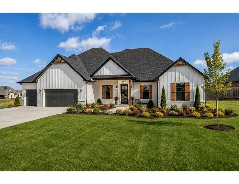 Photo 2 — 1050 Colonial Avenue, Tuttle, OK 73089