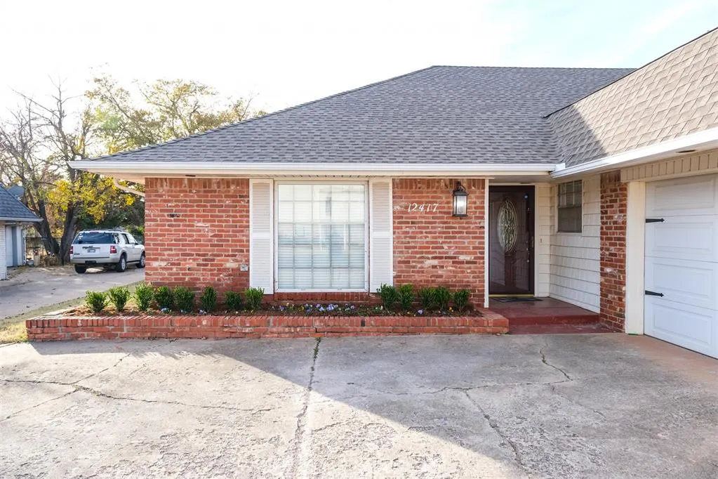 Photo 5 — 12417 Green Valley Drive, Oklahoma City, OK 73120