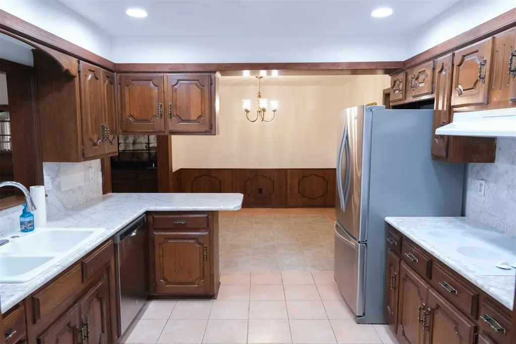 Photo 7 — 12417 Green Valley Drive, Oklahoma City, OK 73120