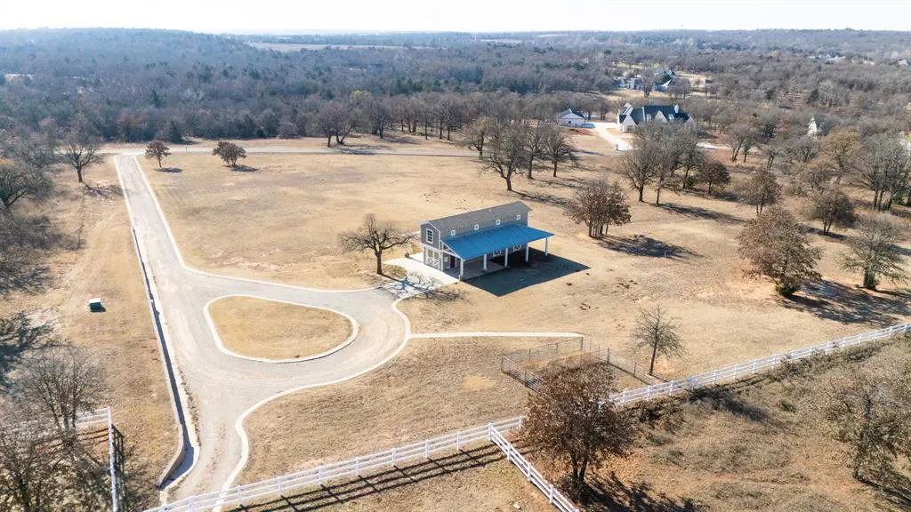 Front exterior — 9438 Creek View, Guthrie, OK 73044