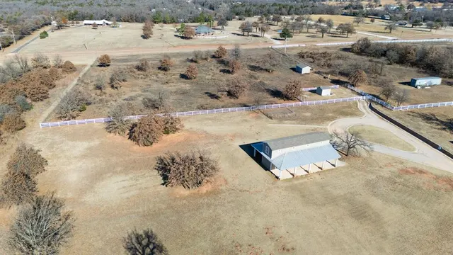 Photo 4 — 9438 Creek View, Guthrie, OK 73044