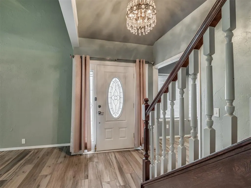 Photo 4 — 9923 Hefner Village Place, Oklahoma City, OK 73162