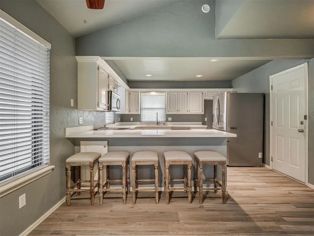 Photo 11 — 9923 Hefner Village Place, Oklahoma City, OK 73162