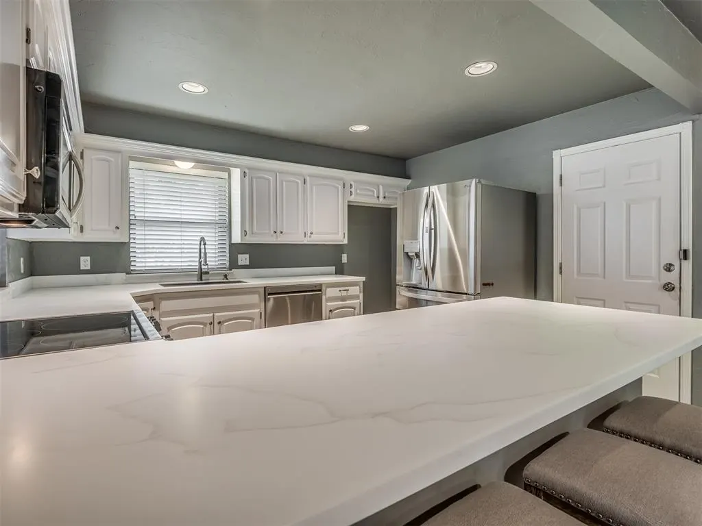 Photo 12 — 9923 Hefner Village Place, Oklahoma City, OK 73162