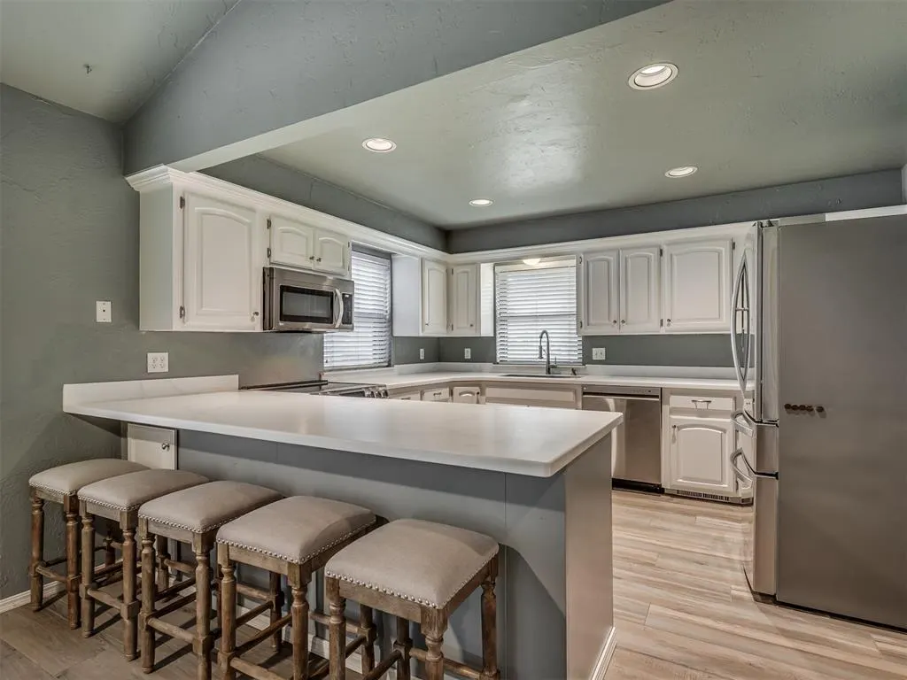 Photo 13 — 9923 Hefner Village Place, Oklahoma City, OK 73162