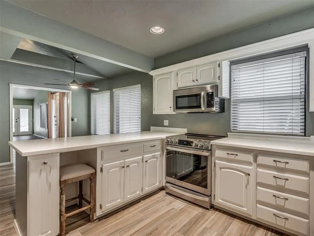 Photo 15 — 9923 Hefner Village Place, Oklahoma City, OK 73162