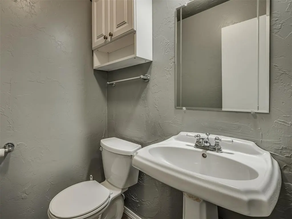 Photo 21 — 9923 Hefner Village Place, Oklahoma City, OK 73162