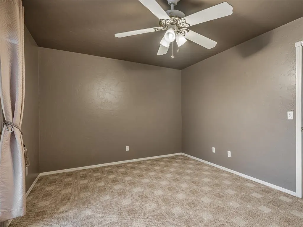 Photo 31 — 9923 Hefner Village Place, Oklahoma City, OK 73162