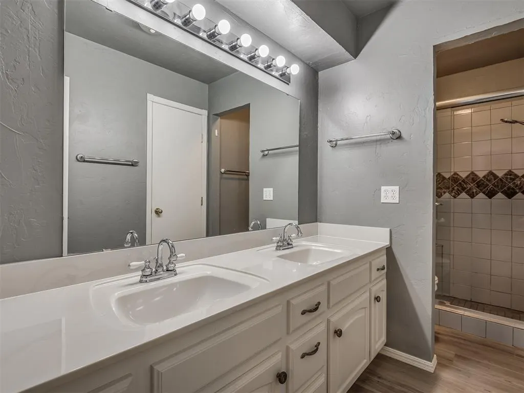 Photo 34 — 9923 Hefner Village Place, Oklahoma City, OK 73162