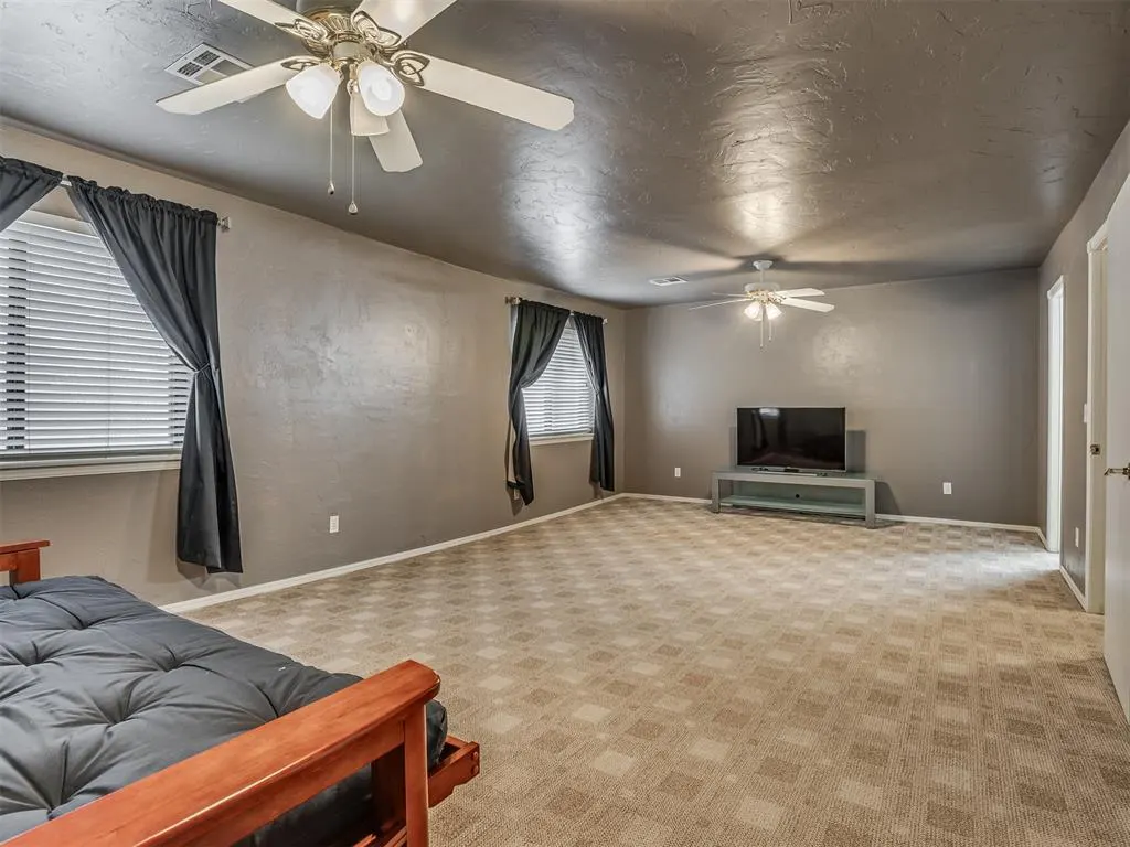 Photo 37 — 9923 Hefner Village Place, Oklahoma City, OK 73162
