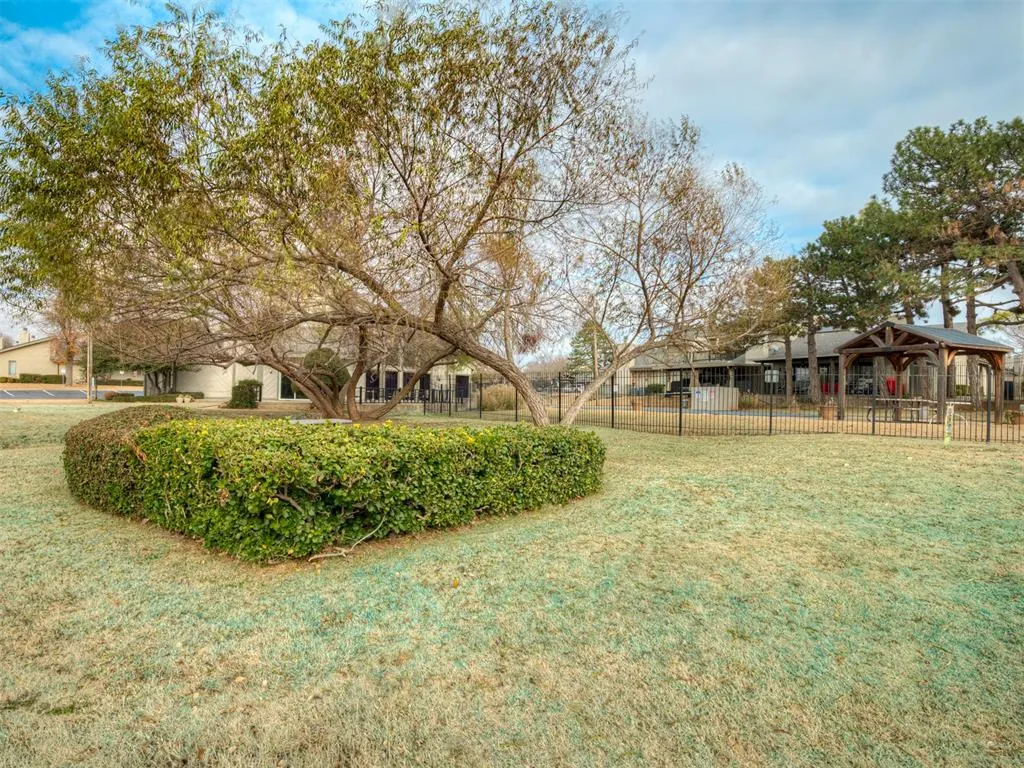 Photo 48 — 9923 Hefner Village Place, Oklahoma City, OK 73162