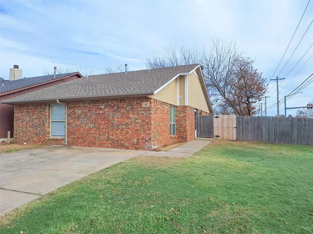 Front exterior — 100 Hudson Place, Oklahoma City, OK 73110