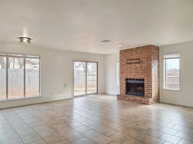 Photo 5 — 100 Hudson Place, Oklahoma City, OK 73110