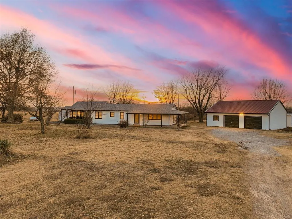 Front exterior — 1112 County Street 2910, Tuttle, OK 73089